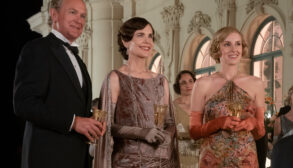 DOWNTON ABBEY: A New Era 4178_D050_01042_RC3
Elizabeth McGovern stars as Cora Grantham and Laura Carmichael as Lady Edith Hexham in DOWNTON ABBEY: A New Era, a Focus Features release.
Credit: Ben Blackall / © 2022 Focus Features LLC
